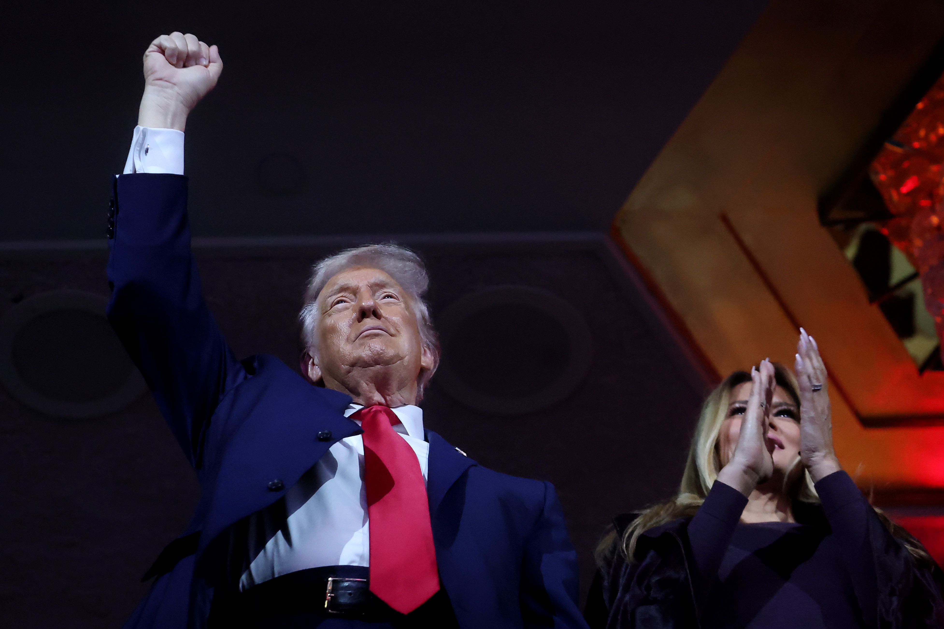 Donald Trump pregătește reținerea a 80.000 de imigranți în depozite industriale transformate în centre de detenție