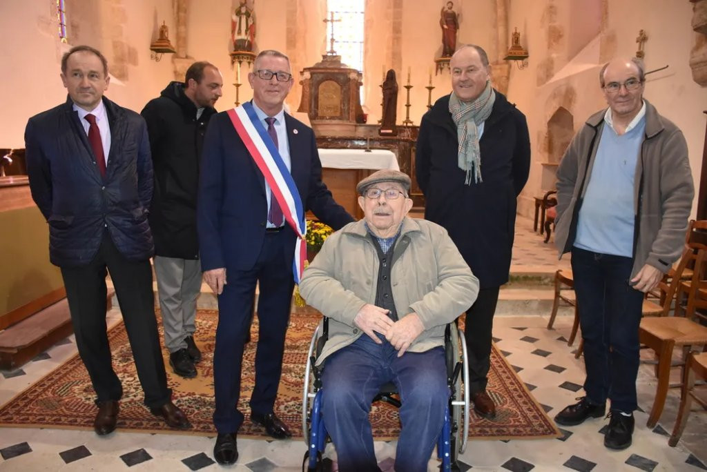 La 91 de ani, un pensionar care a moștenit aproape un milion de euro a donat toți banii. I-a lăsat pe toți fără cuvinte