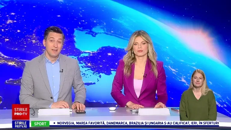 Moș Nicolae a coborât din autobuz cu daruri pentru copiii din Suceava, Baia Mare și Botoșani