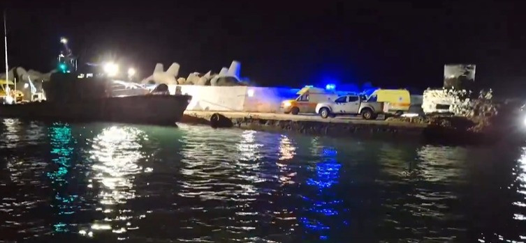 Cel puţin 18 migranţi au murit după ce ambarcaţiunea lor s-a răsturnat în Grecia. Doi supravieţuitori sunt în stare critică