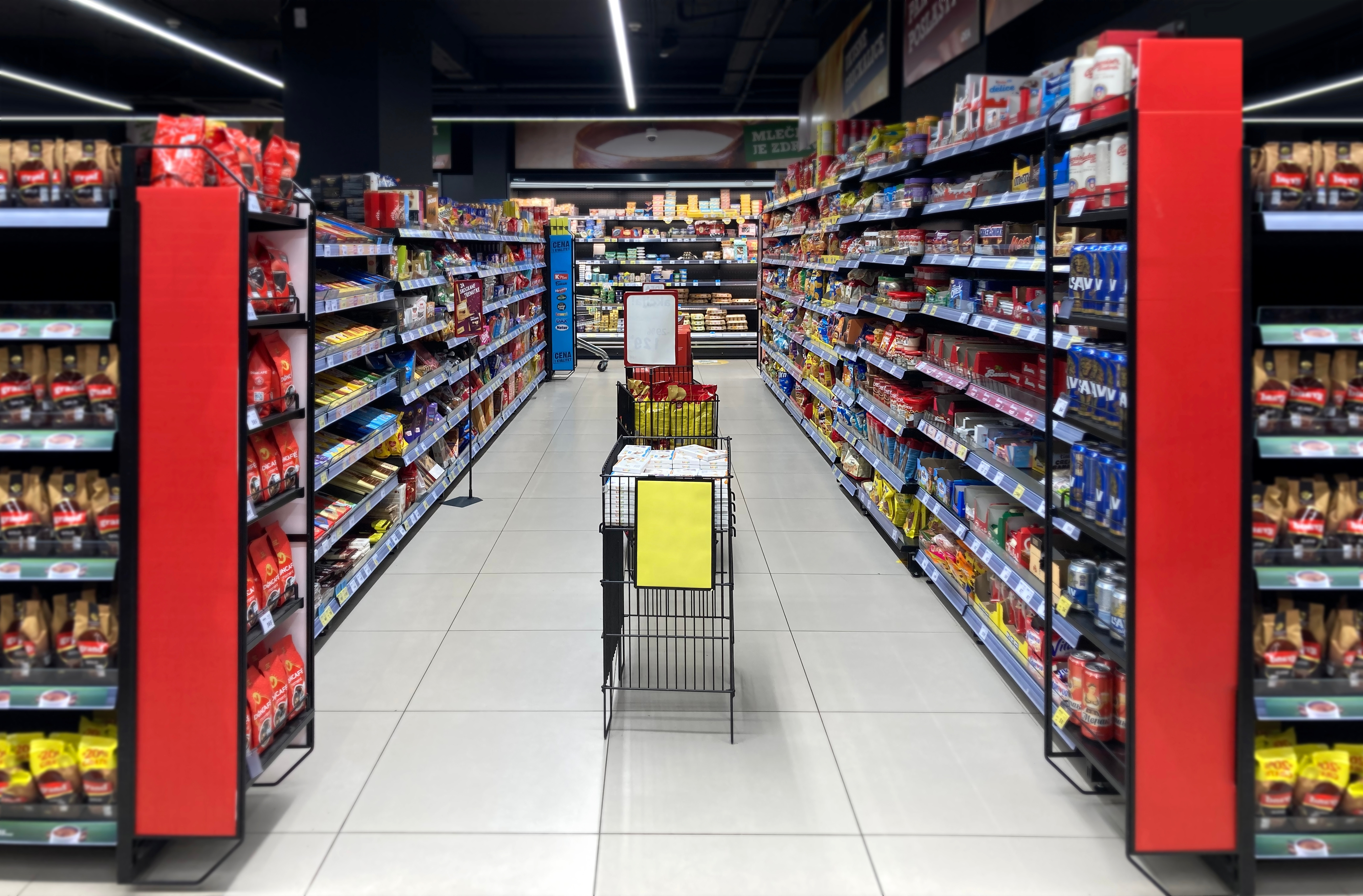 Scandal în Bulgaria. Protecția Consumatorilor a descoperit adaosuri comerciale și de 135% la unele alimente, inclusiv la apă