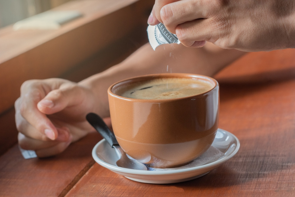 Studiu: Un îndulcitor comun găsit în multe produse ar putea avea efecte asupra ficatului