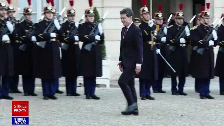 Nicușor Dan l-a învățat să vorbească în română pe Emmanuel Macron. Ce l-a pus să spună. VIDEO