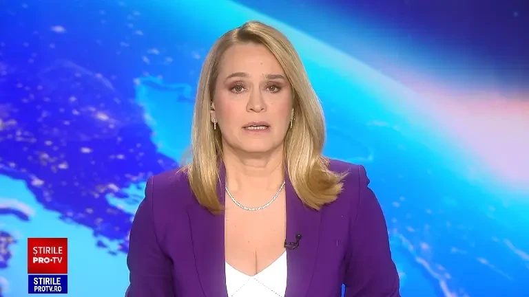 Un șofer din Florida s-a trezit cu o „surpriză” pe mașina lui. Un avion de mici dimensiuni a „aterizat” direct pe autovehicul