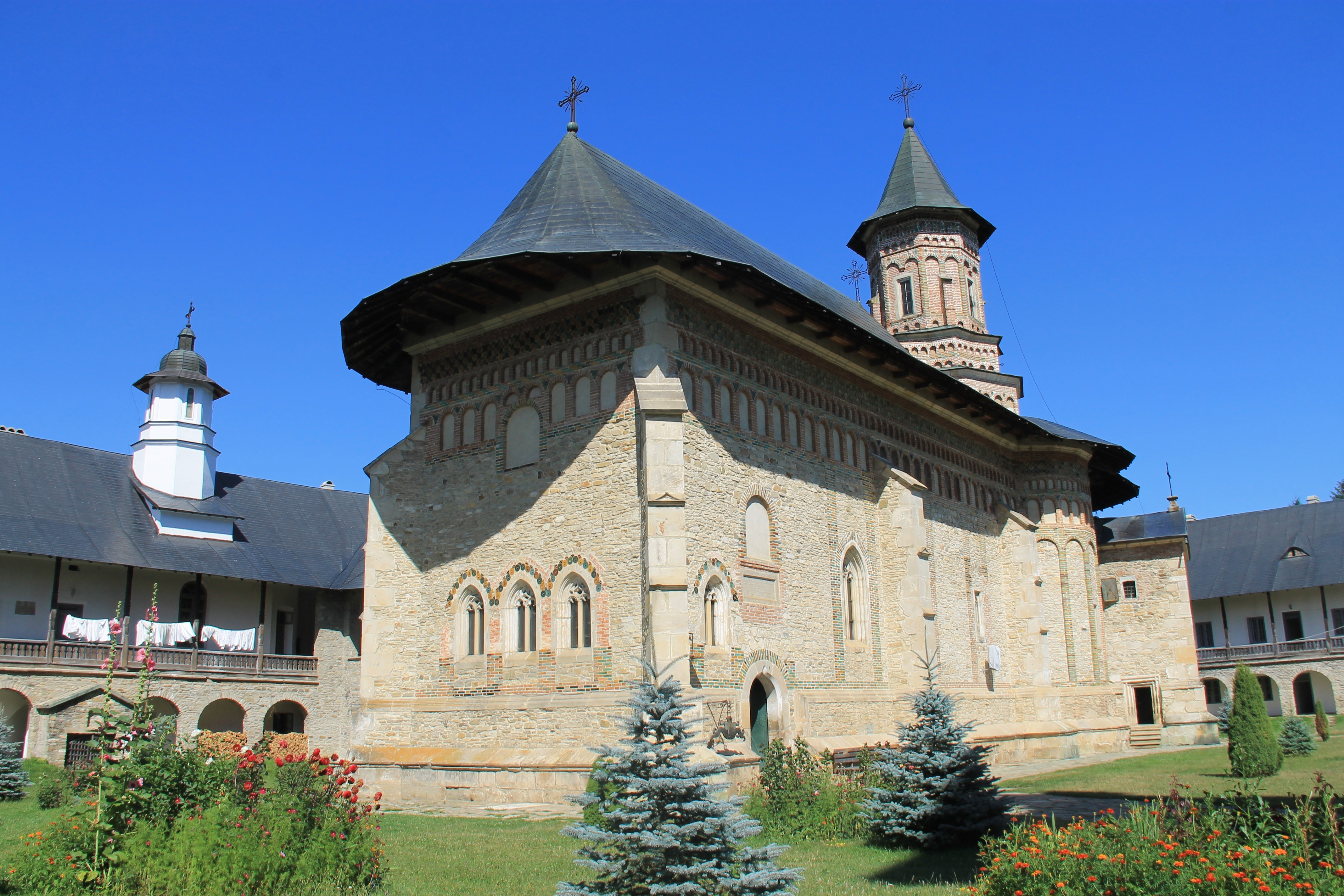 Mănăstirea Neamț: bijuteria spirituală a Moldovei cu o istorie de peste 600 de ani. Ce poți vizita în județul Neamț