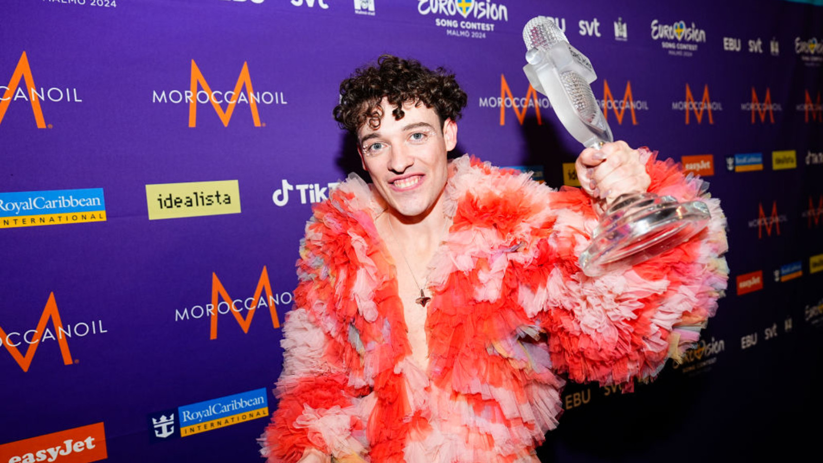 Câștigătorul Eurovision 2024 a anunțat că dă înapoi trofeul. „Nu mai are ce căuta pe rafturile mele”