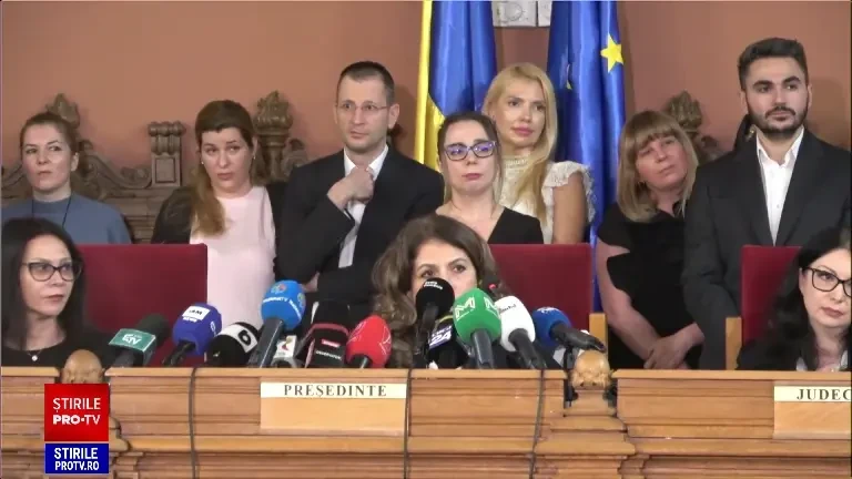 Momentul în care Lia Savonea a sunat-o pe vicepreședinta CAB, în timpul conferinței