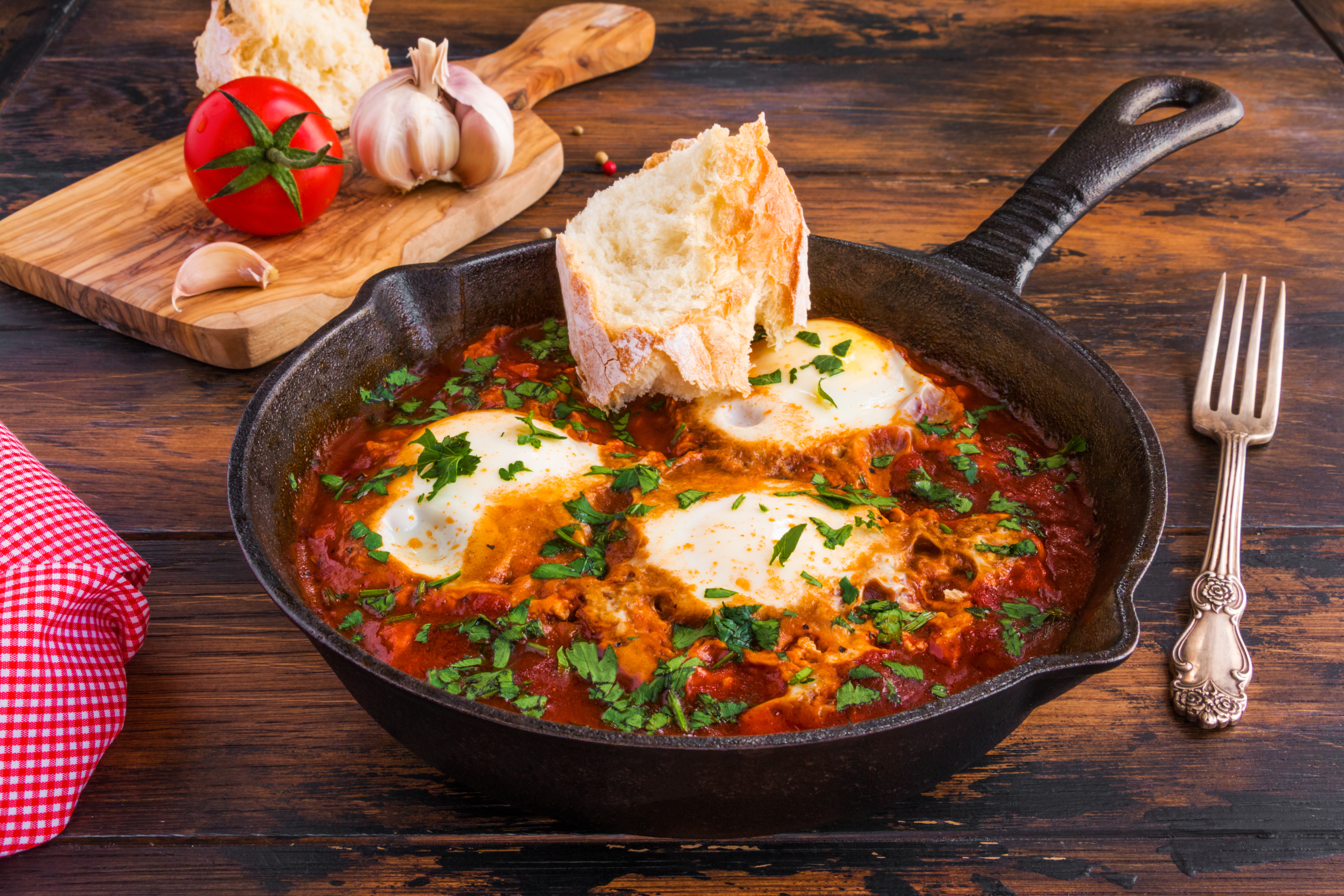 Rețeta clasică de shakshouka. Ce conține și cum se prepară