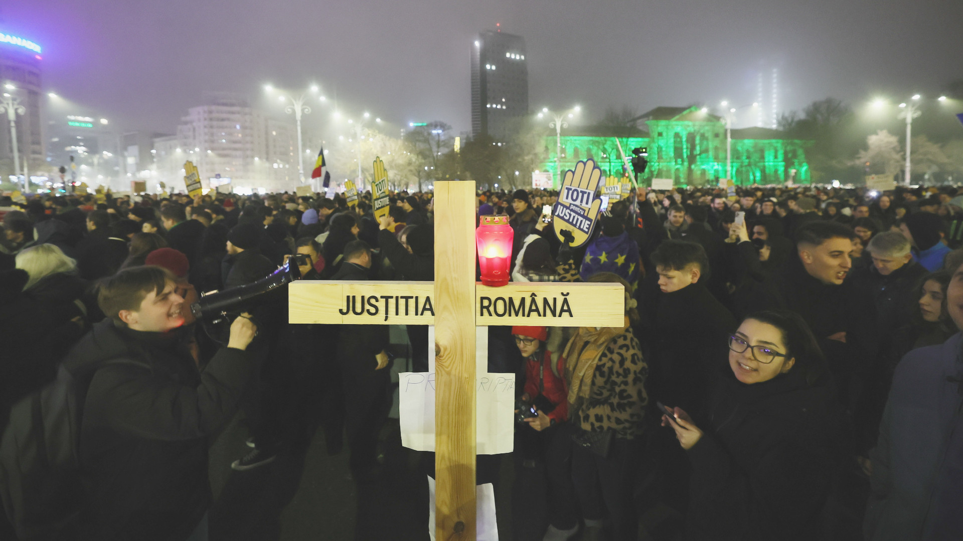 Proteste în toată țara după dezvăluirile despre nereguli grave în Justiție. „Nu mai avem deloc încredere. Și-au bătut joc”