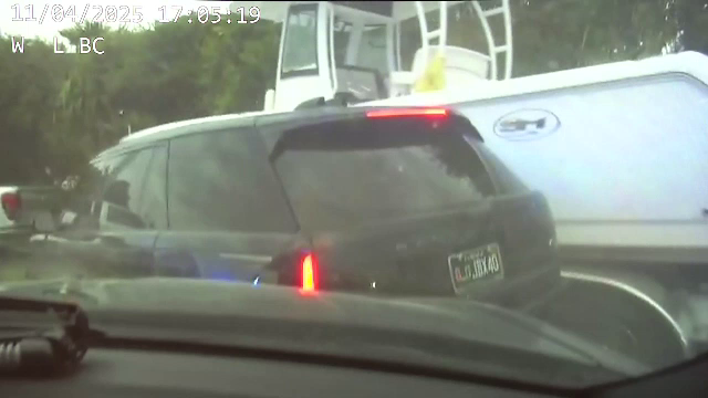 Un șofer care gonea cu 200 de kilometri la oră s-a oprit într-o barcă, după o urmărire ca-n filme