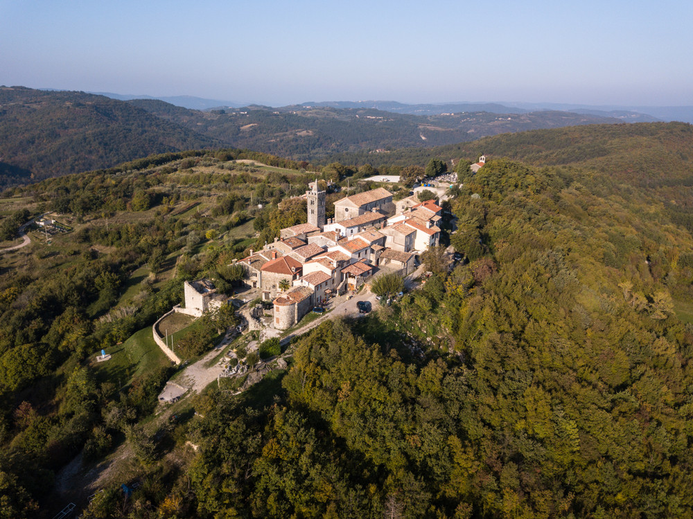 Cel mai mic oraș din lume are 100 de metri lungime și 50 de locuitori. Se află la 12 ore cu mașina de România