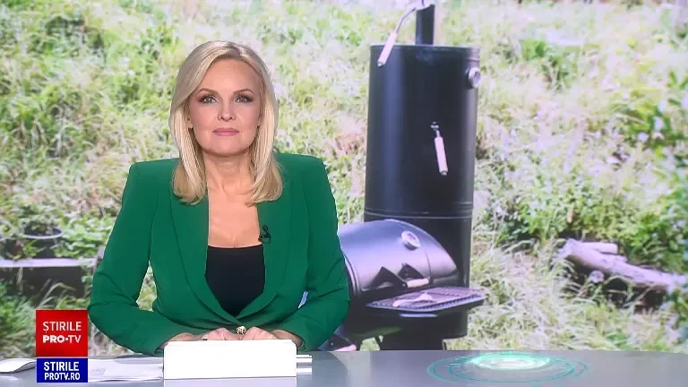 Cum își pregătesc românii bunătățile pentru masa de Crăciun. Competiția se dă între afumătorile tradiționale și cele moderne