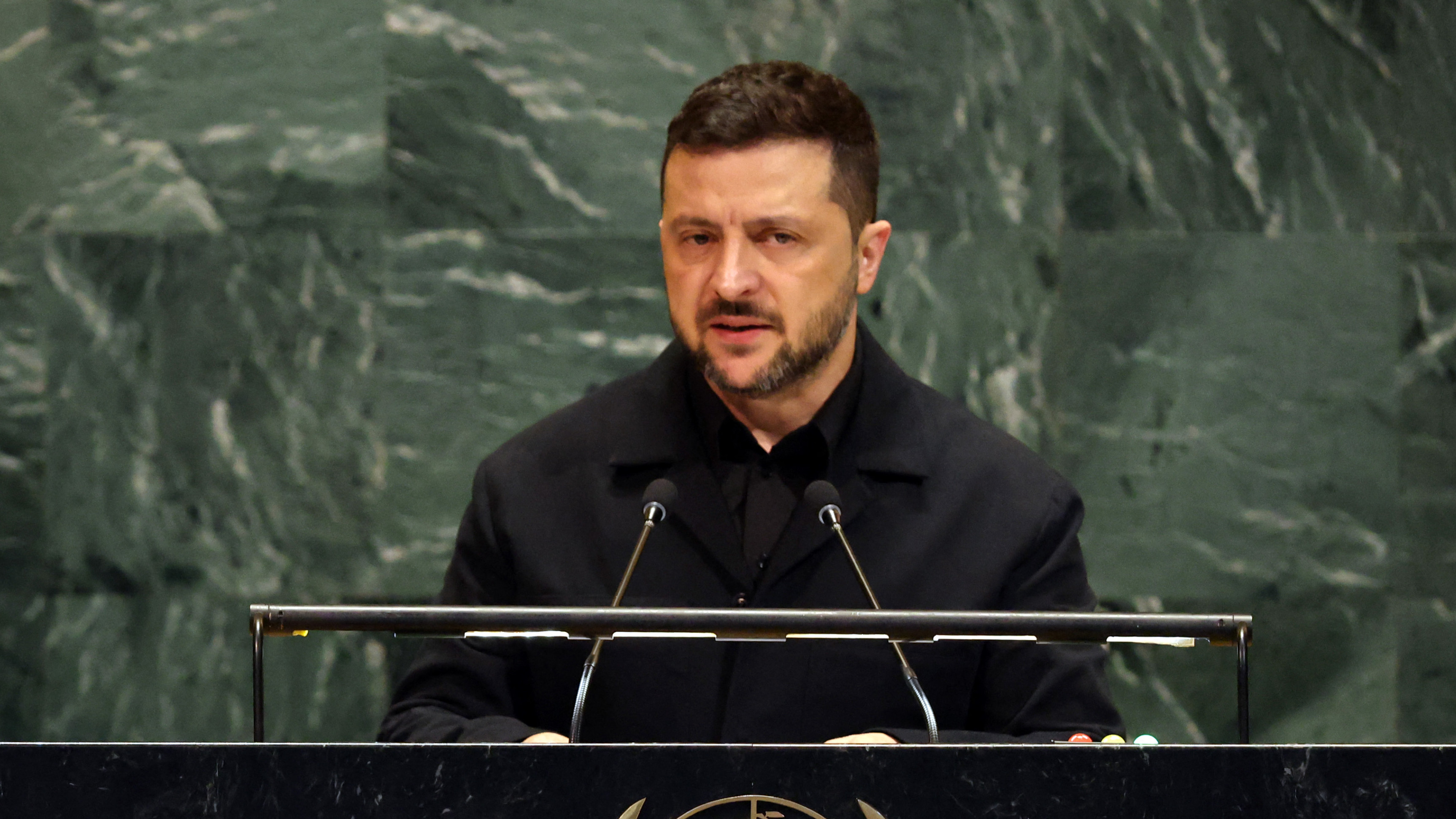 Mesajul președintelui Zelenski înainte de Anul Nou: Deciziile privind pacea depind de partenerii Kievului