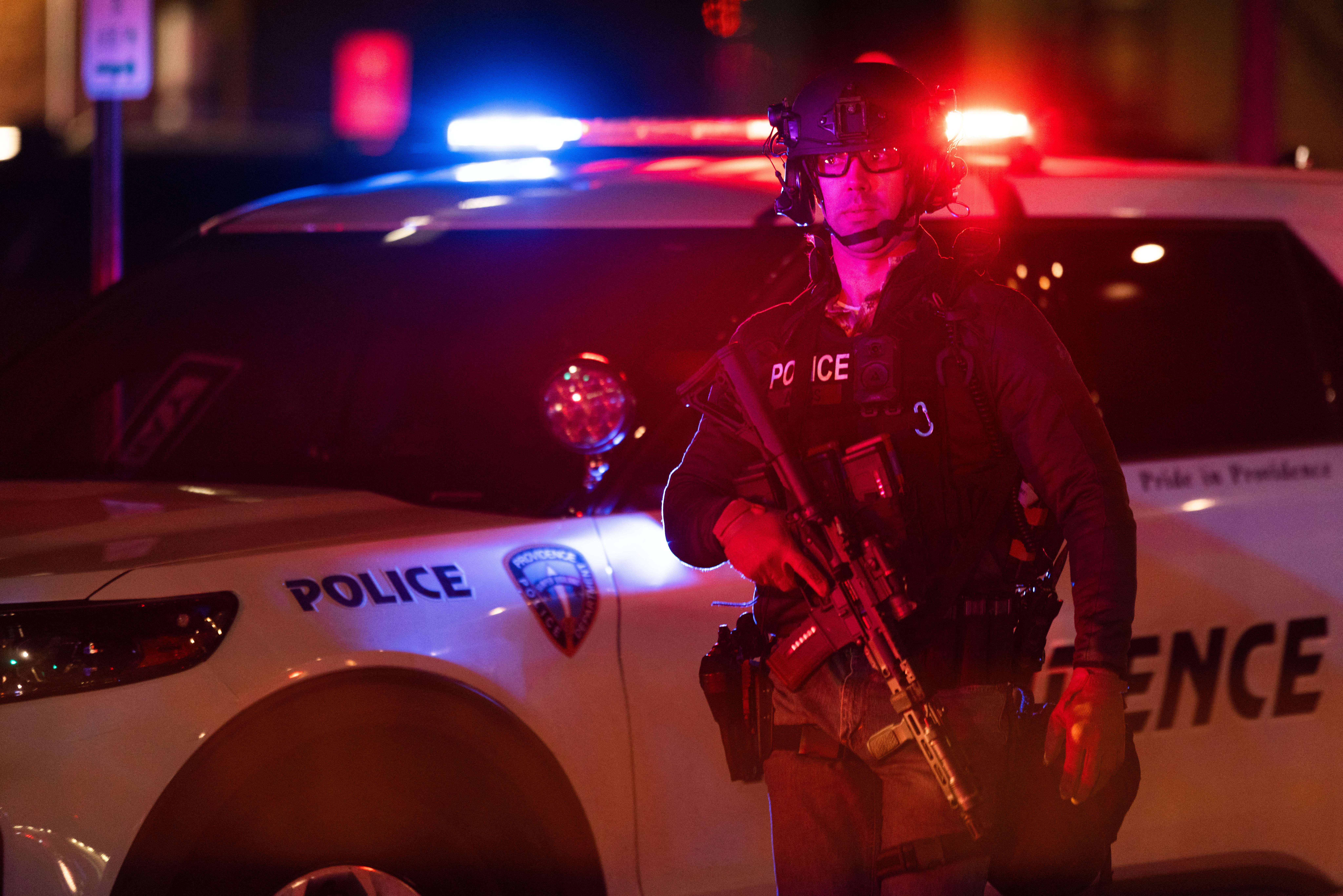 Patru studenți din România învață la Universitatea Brown unde a avut loc atacul armat. Reacția lui Donald Trump după incident