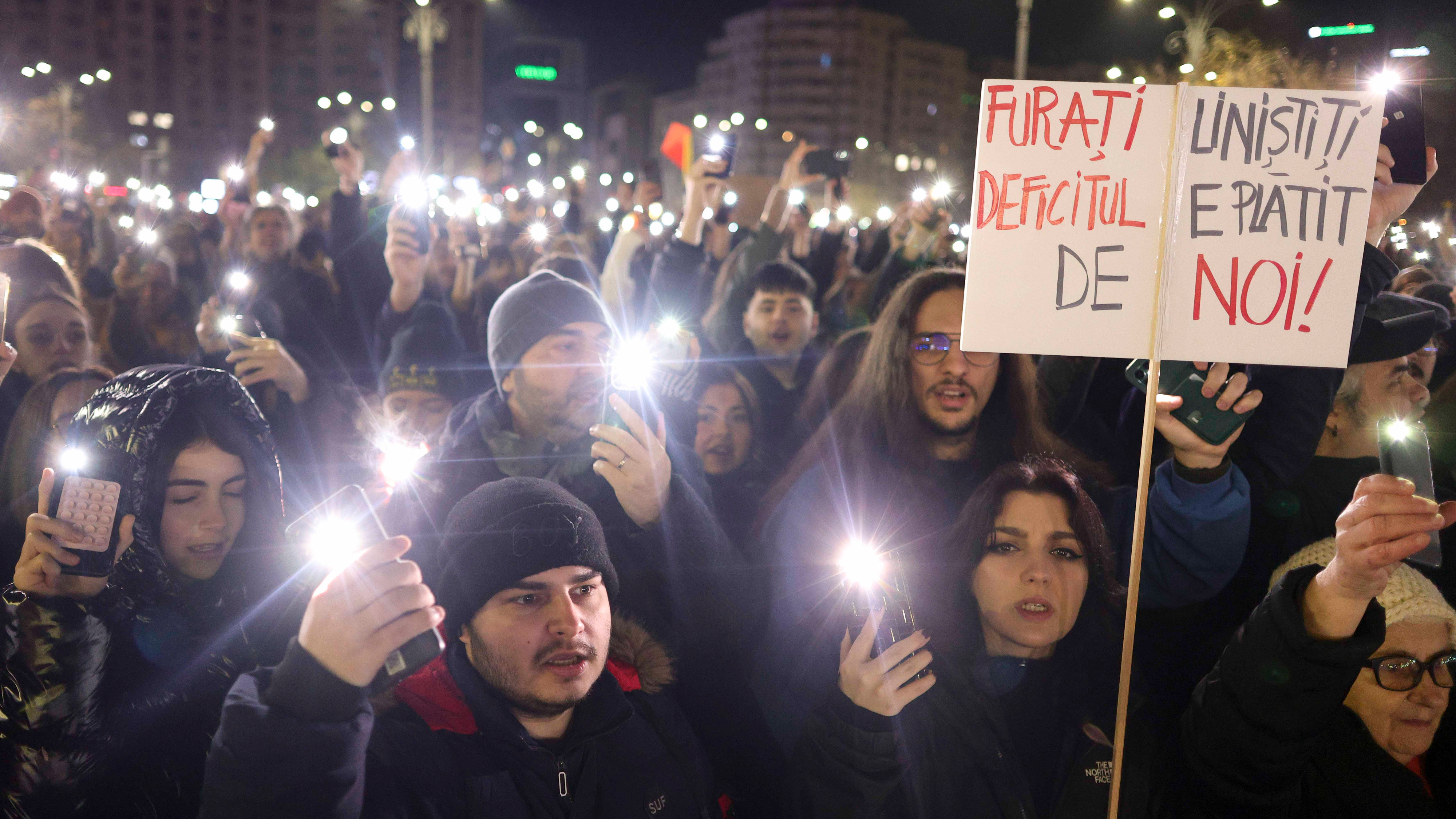 A cincea seară de proteste în Capitală și marile orașe. Românii cer demisia Liei Savonea și schimbări în sistemul de justiție