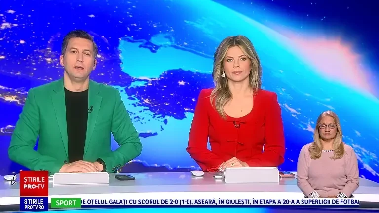 Moși Crăciuni și Crăciunițe pe motociclete au împânzit un oraș din România. Au oferit cadouri și au strâns donații