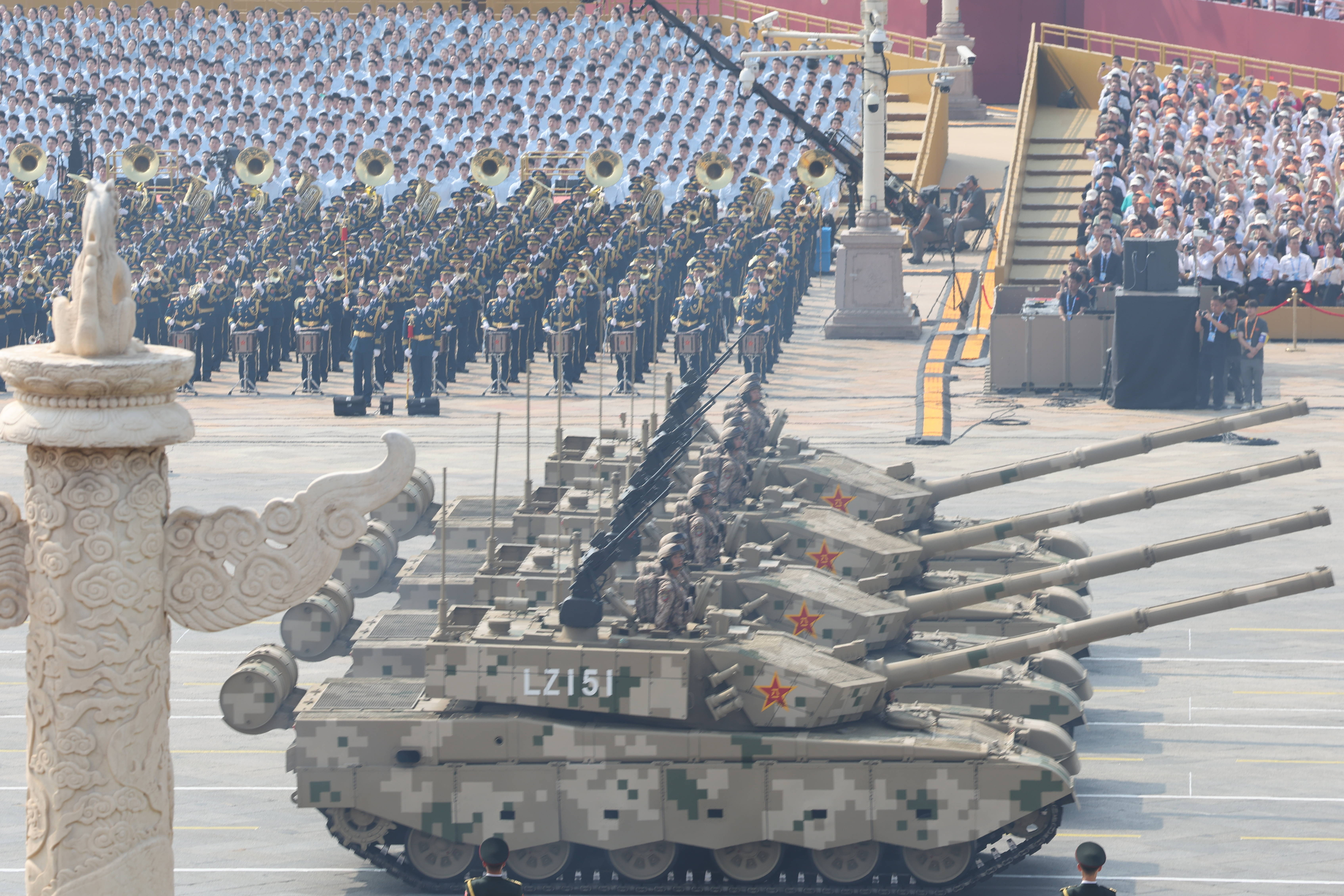 China trimite tancuri în munții Himalaya, la granița cu India