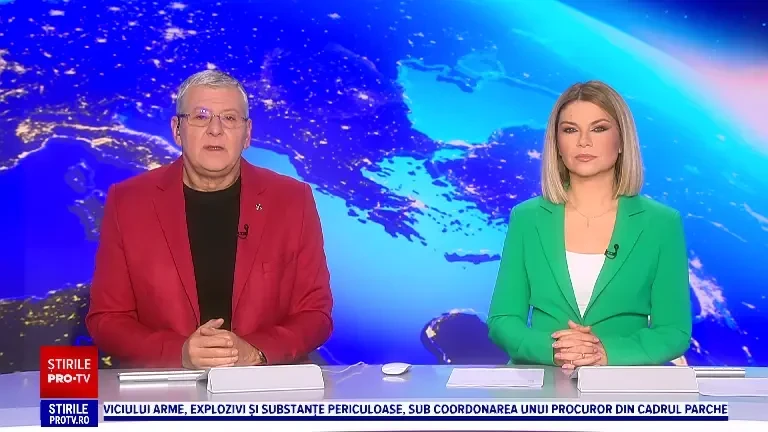 Tradițiile de sărbători, aduse laolaltă într-o comună din Bacău. Cetele de colindători au animat localitatea și au bucurat oamenii