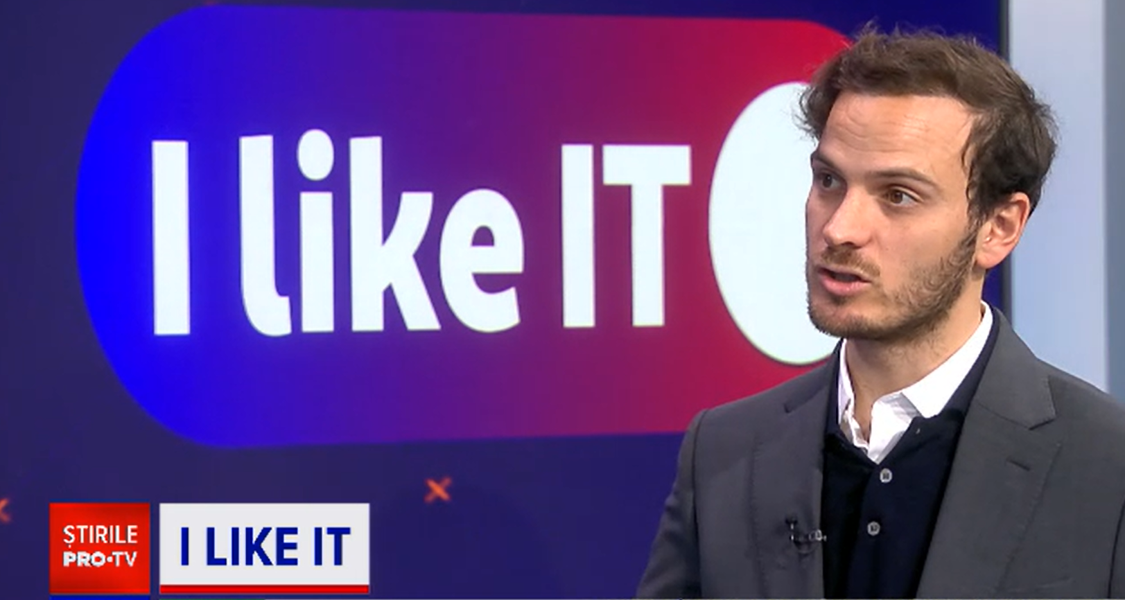 Inteligența artificială răspunde la telefon în clinicile dentare, la fel ca o secretară. Cine a implementat sistemul