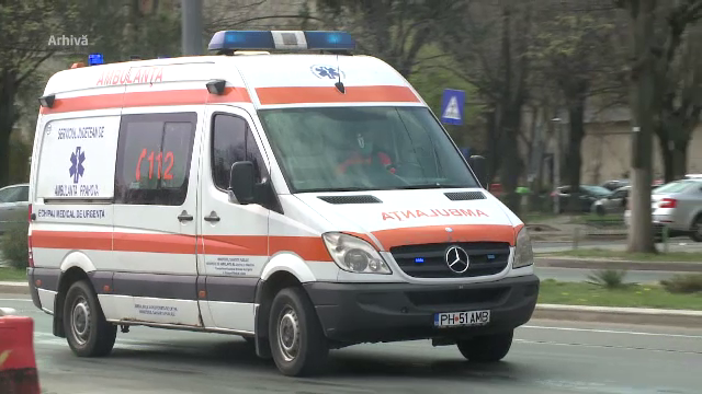 Un bărbat a fost arestat pentru tentativă de omor, după ce și-ar fi înjunghiat un prieten la pomana porcului, în Prahova