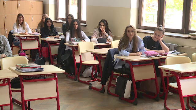 Controverse pe tema noii programe școlare la Limba Română. Profesori din comisia de avizare, bănuiți de conflict de interese