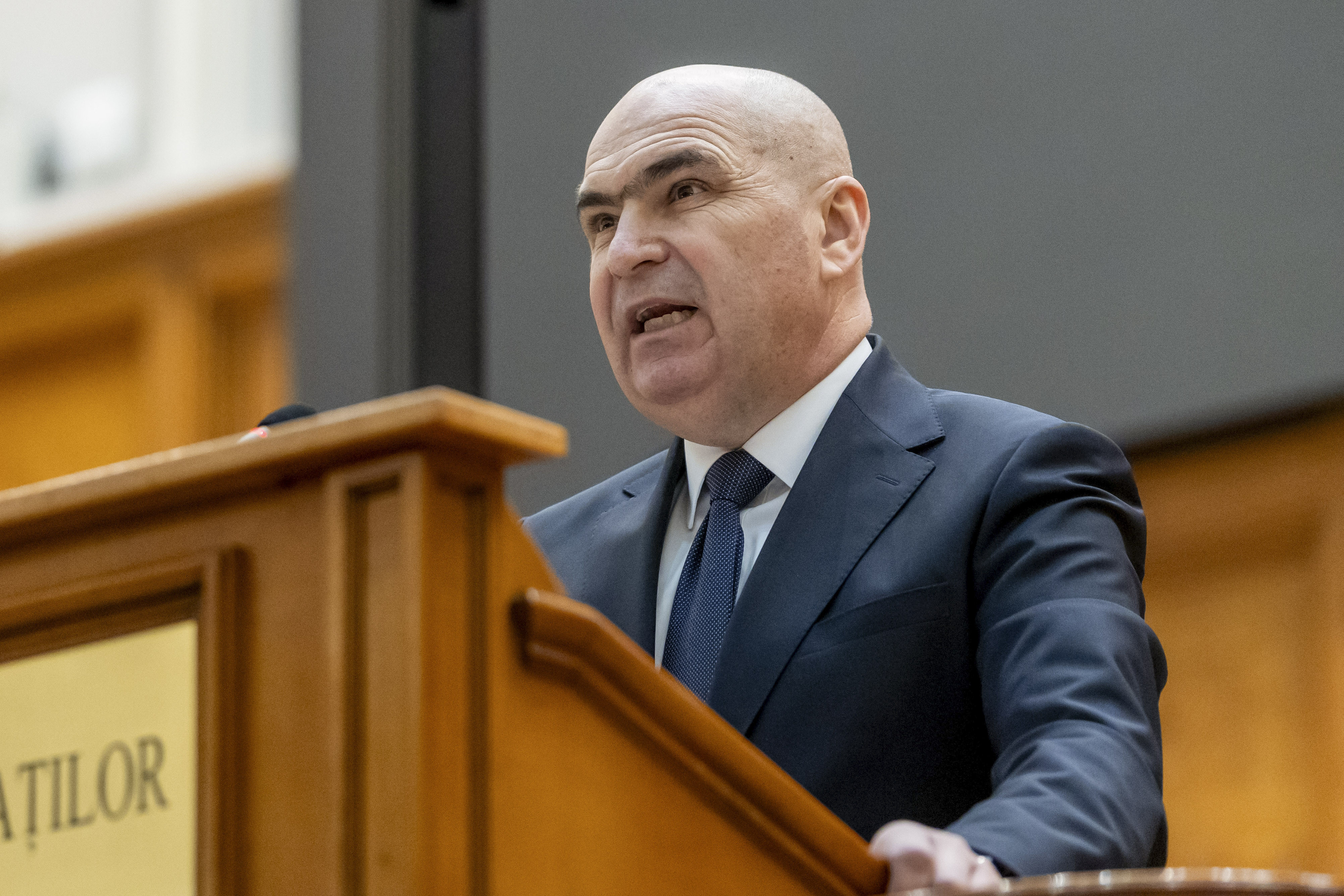 Cu cât ar vrea să reducă premierul Ilie Bolojan numărul de parlamentari: „Calitatea lor este importantă”, nu cantitatea