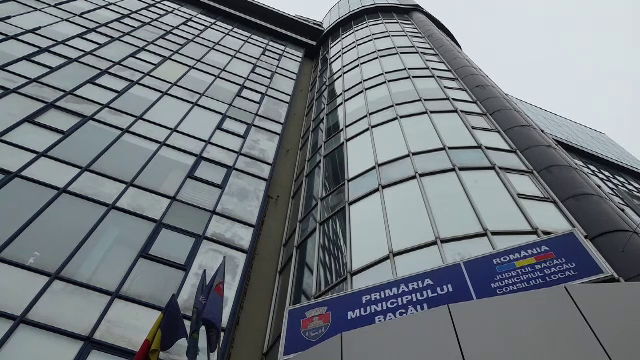 Parcări pentru biciclete inexistente, obiectul unui dosar în care este judecat managerul public din Bacău