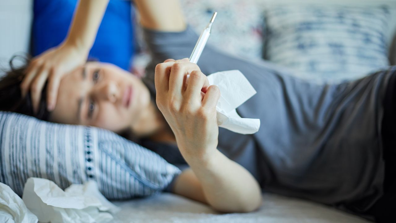 Primul deces cauzat de gripă confirmat în România; infecțiile respiratorii sunt în creștere
