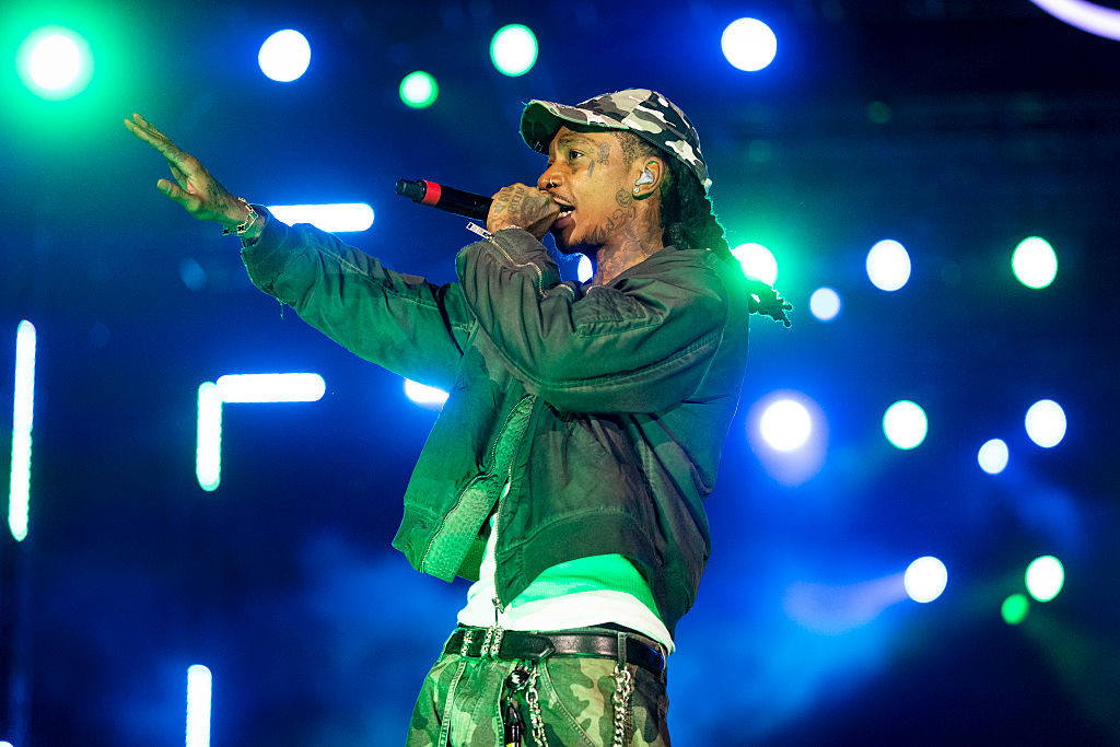 Rapperul Wiz Khalifa a fost condamnat definitiv la 9 luni de închisoare în România, pentru deținere de droguri