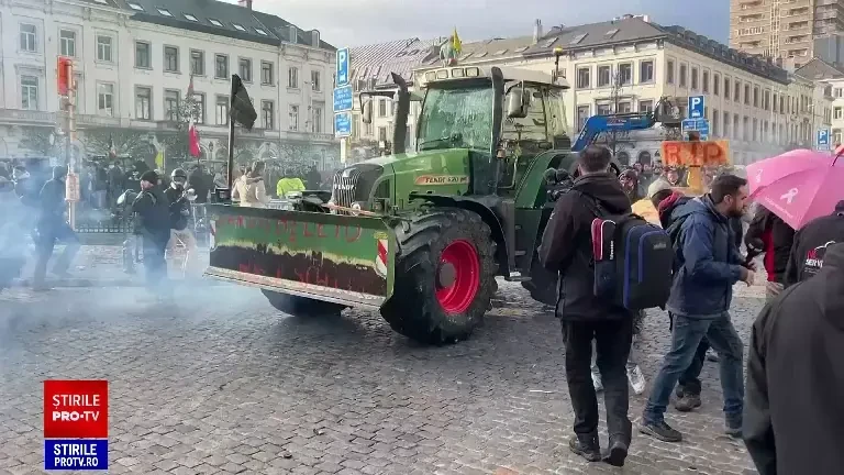 Protest violent în Bruxelles. Mii de fermieri au blocat drumurile în capitala UE și s-au ciocnit cu polițiștii