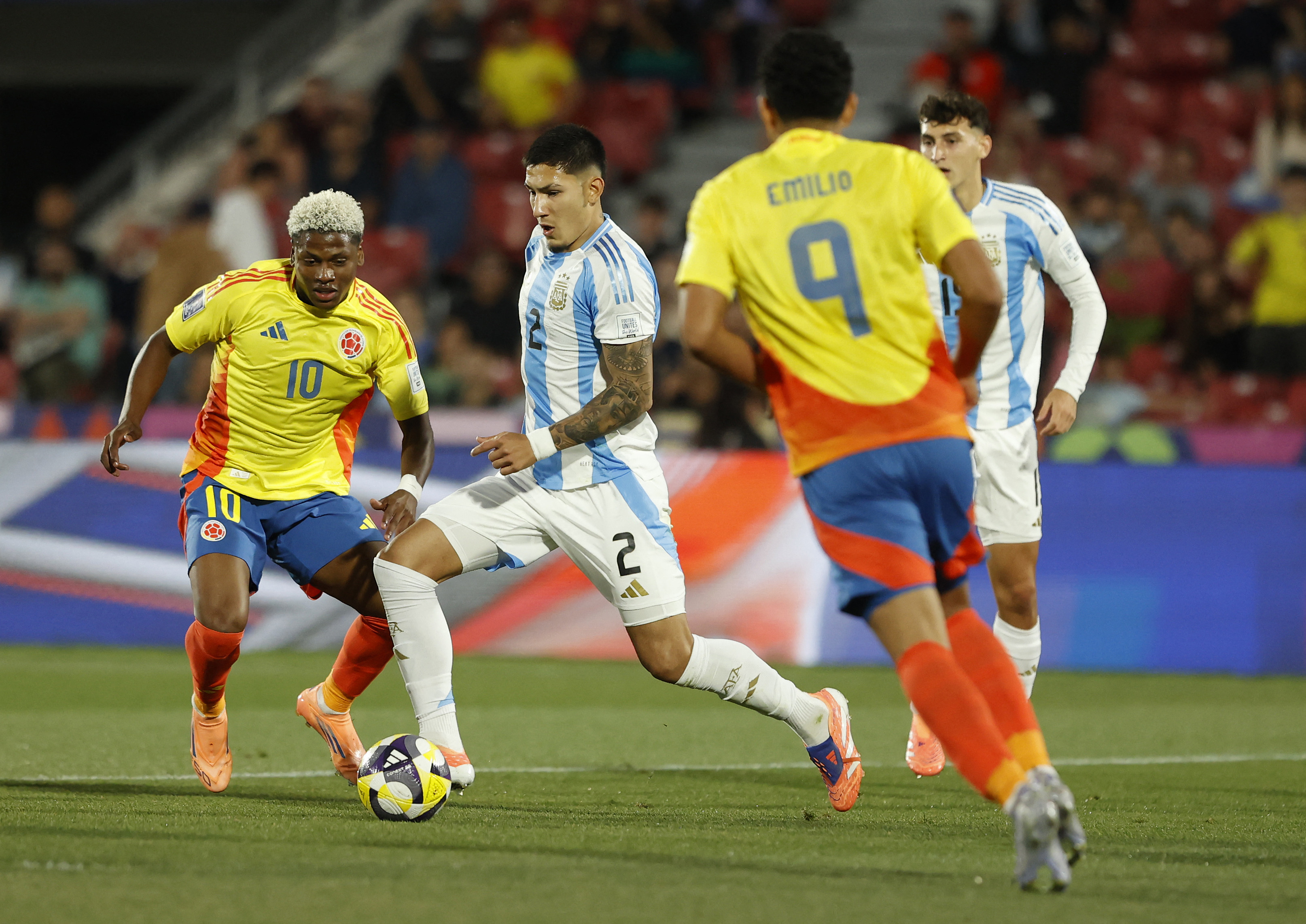 Violențe pe stadion, la finala cupei Columbiei. Cel puțin 59 de persoane au fost rănite. VIDEO