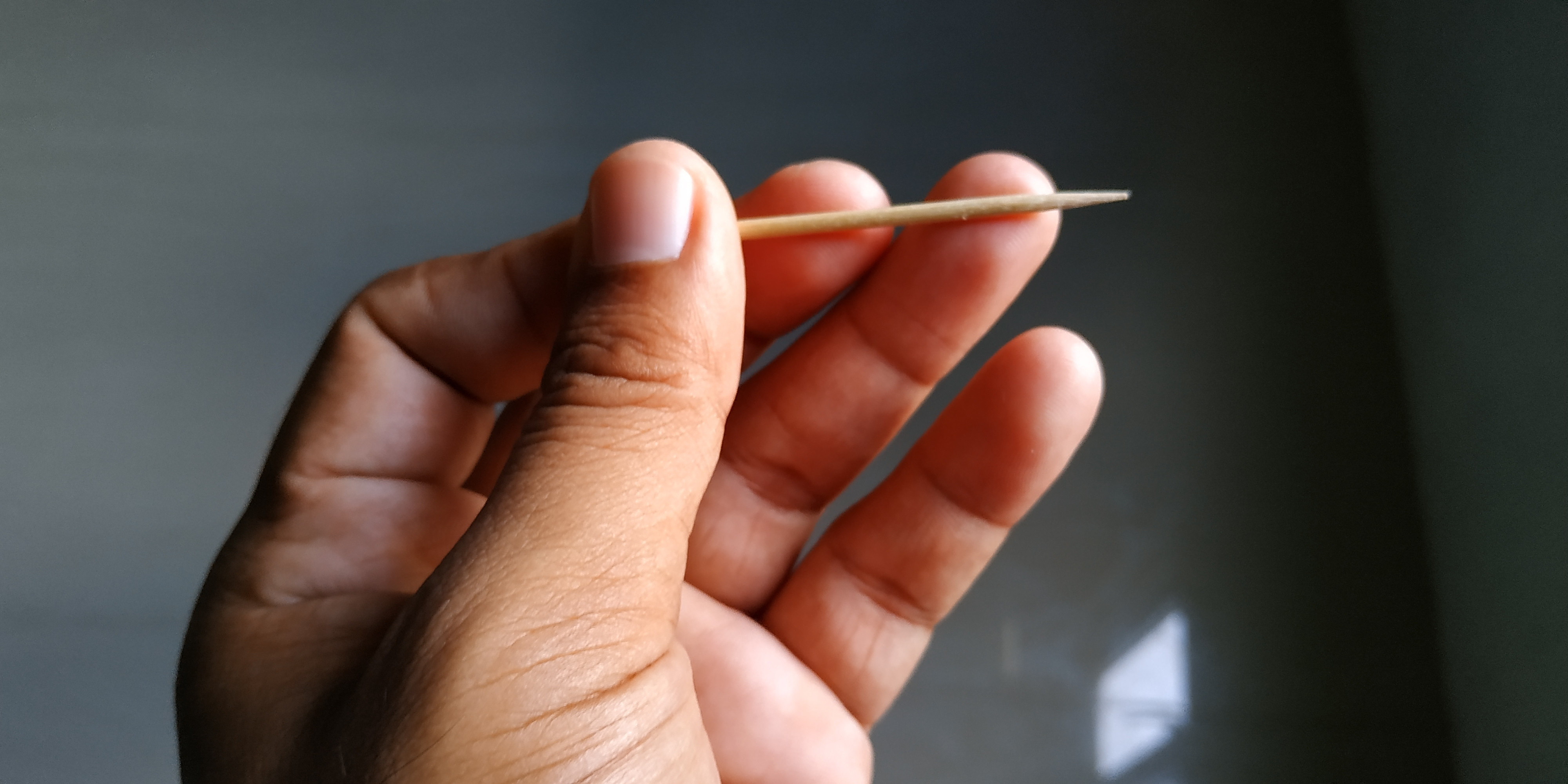 O școală din Germania le-a interzis elevilor accesul cu scobitori, după apariția unui trend periculos pe TikTok