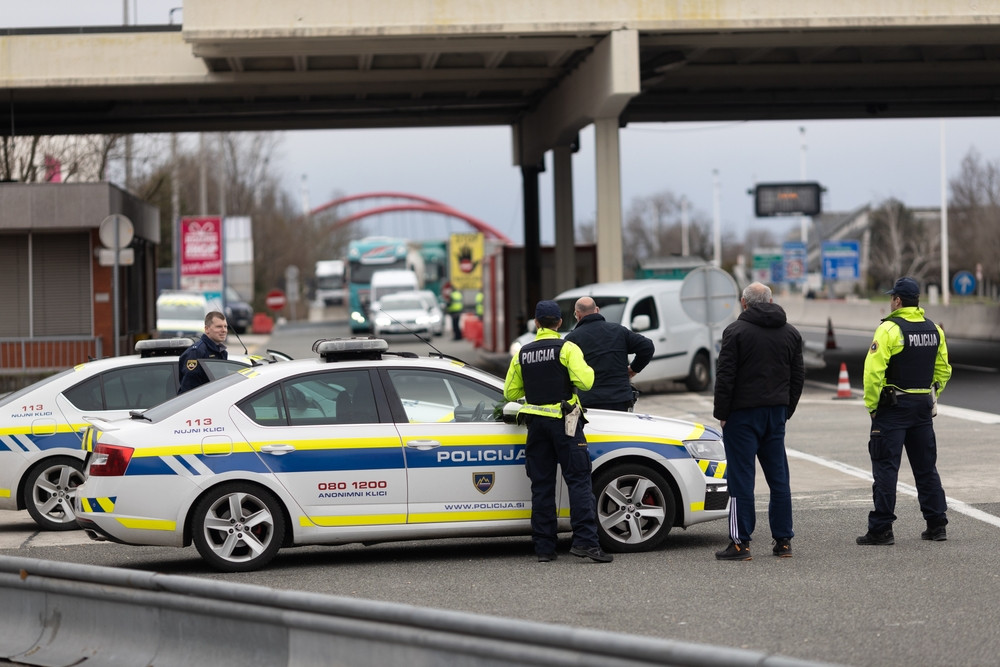 MAE, atenţionare de călătorie pentru Slovenia. Controale la frontierele cu Ungaria şi Croaţia până la 21 iunie 2026