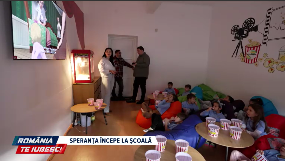 Cum a devenit o școală mică din Ocna Sibiului un simbol al speranței. Munca unui singur om a dus abandonul școlar la zero