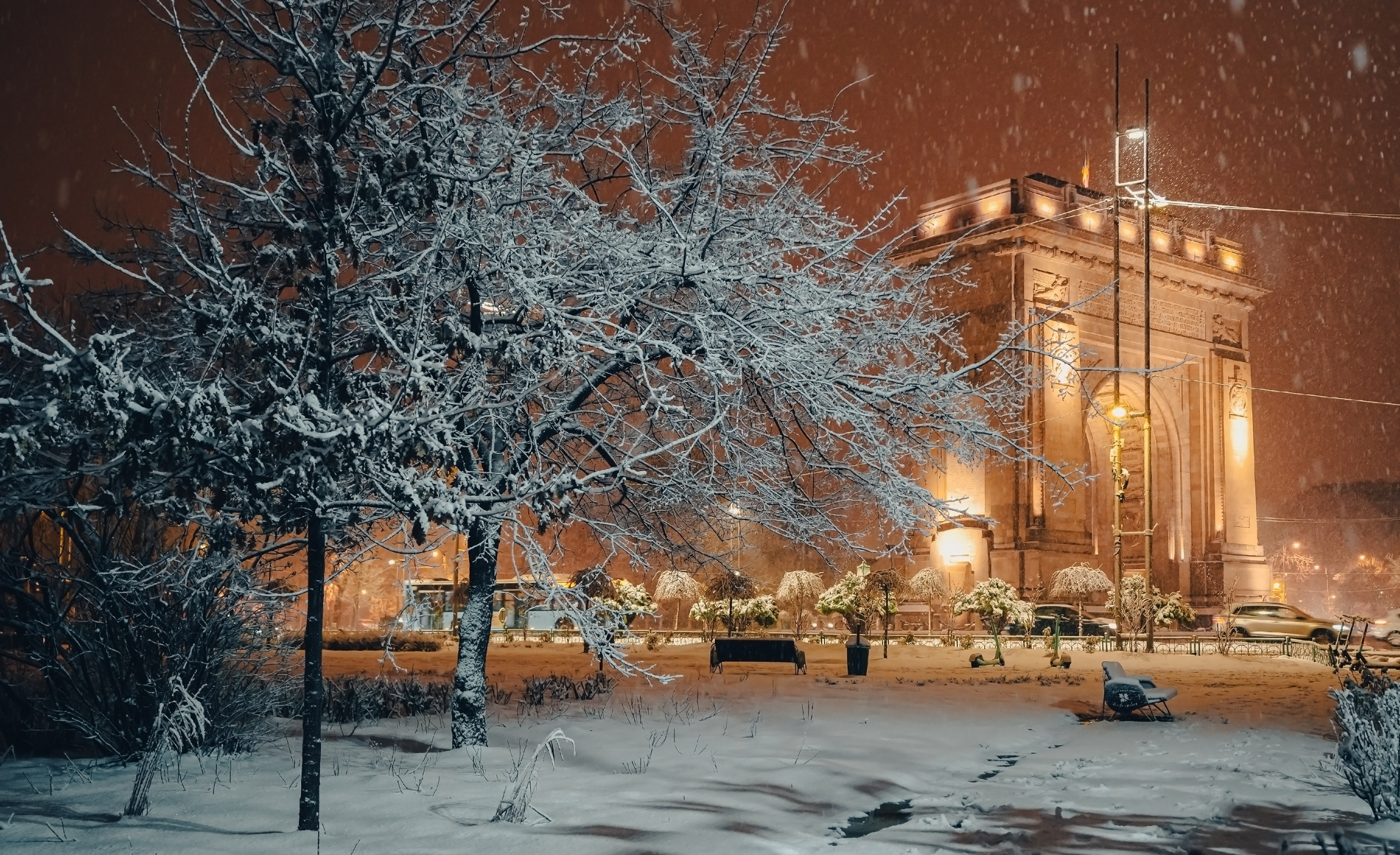 Vremea azi, 26 decembrie. Vânt puternic, polei și ninsori în mai multe zone ale țării. Care vor fi temperaturile