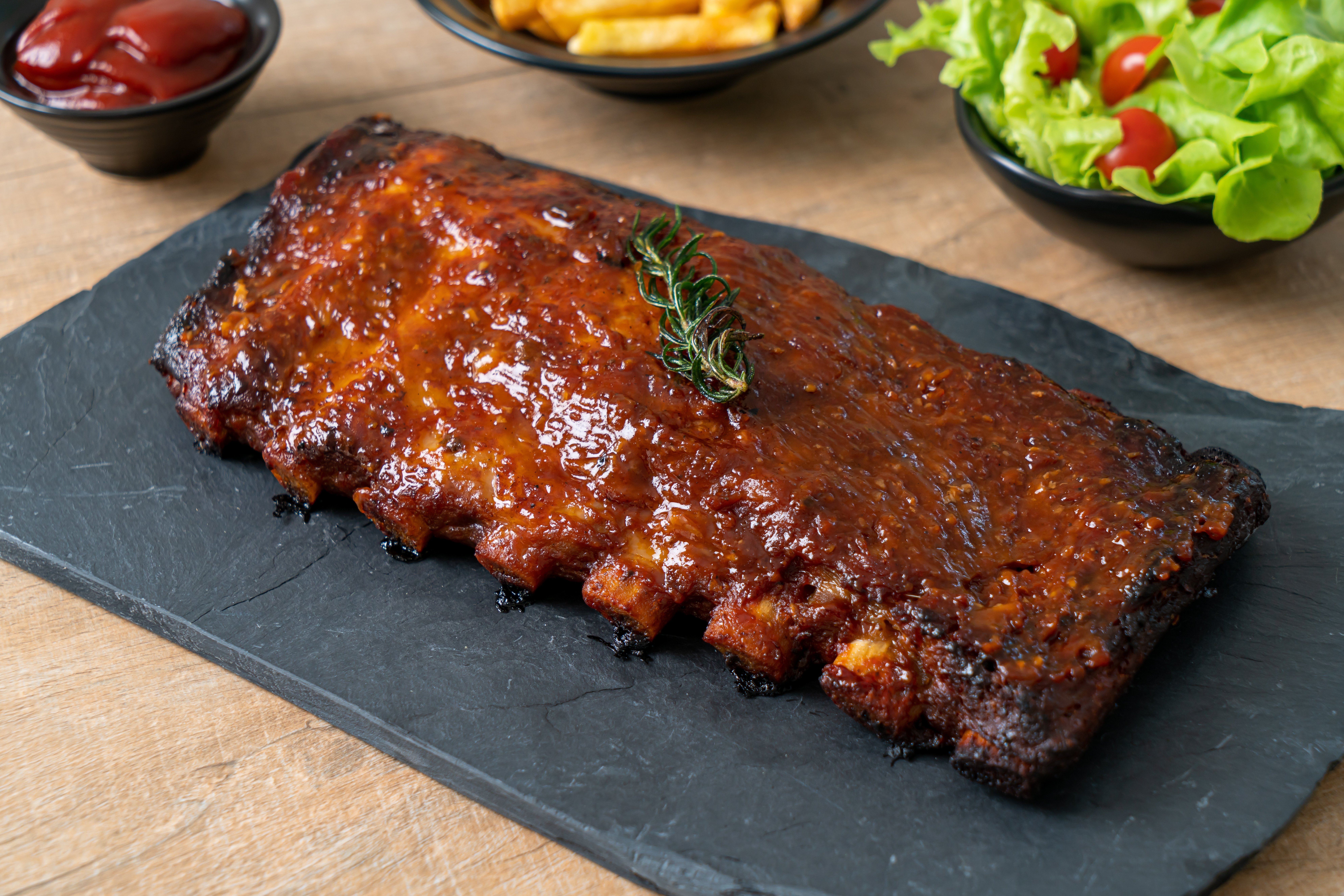 Coaste de porc fragede și suculente: rețeta perfectă pentru acasă