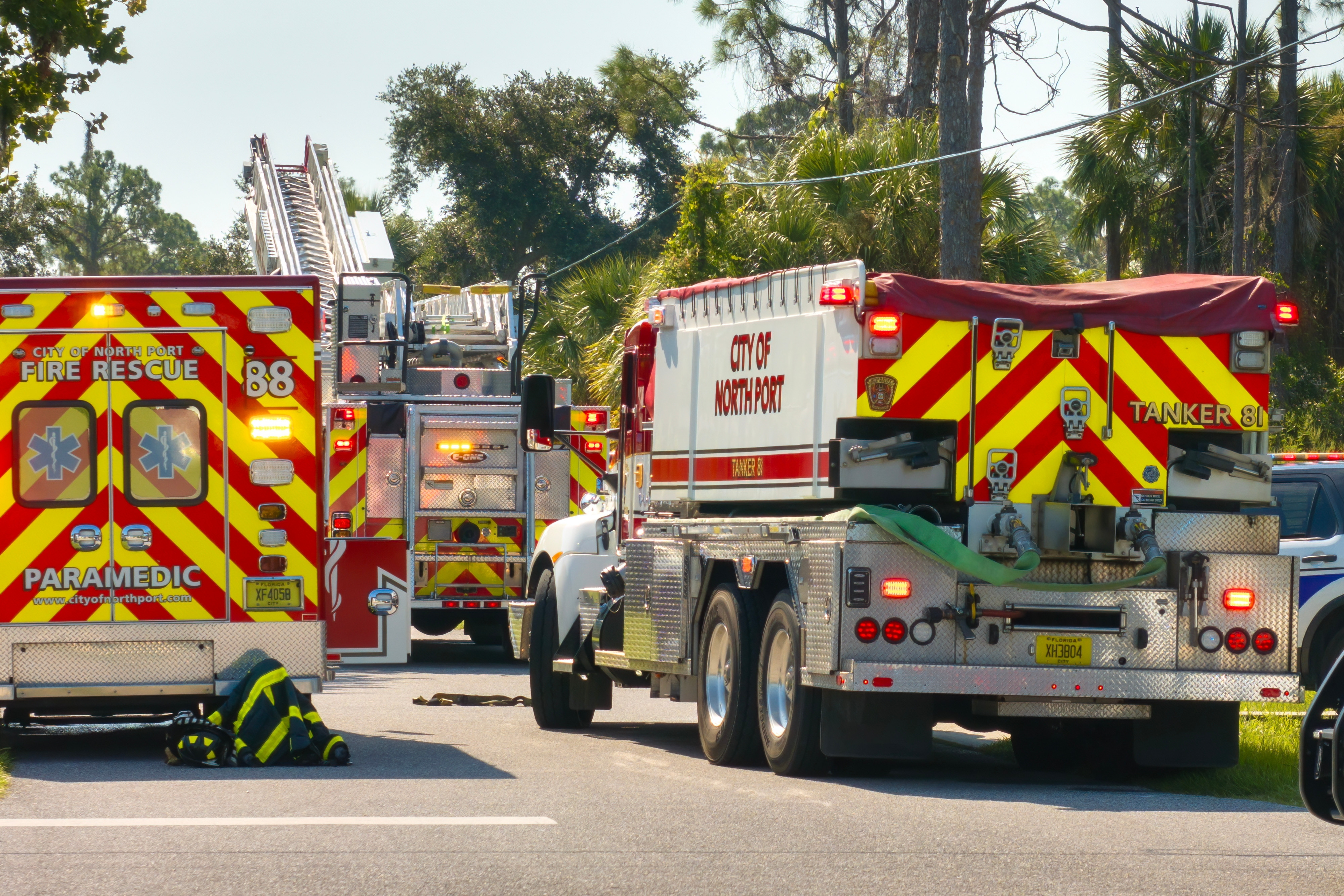 Cel puţin doi morţi şi mai mulţi dispăruţi în SUA, după o dublă explozie şi un incendiu la un azil de bătrâni