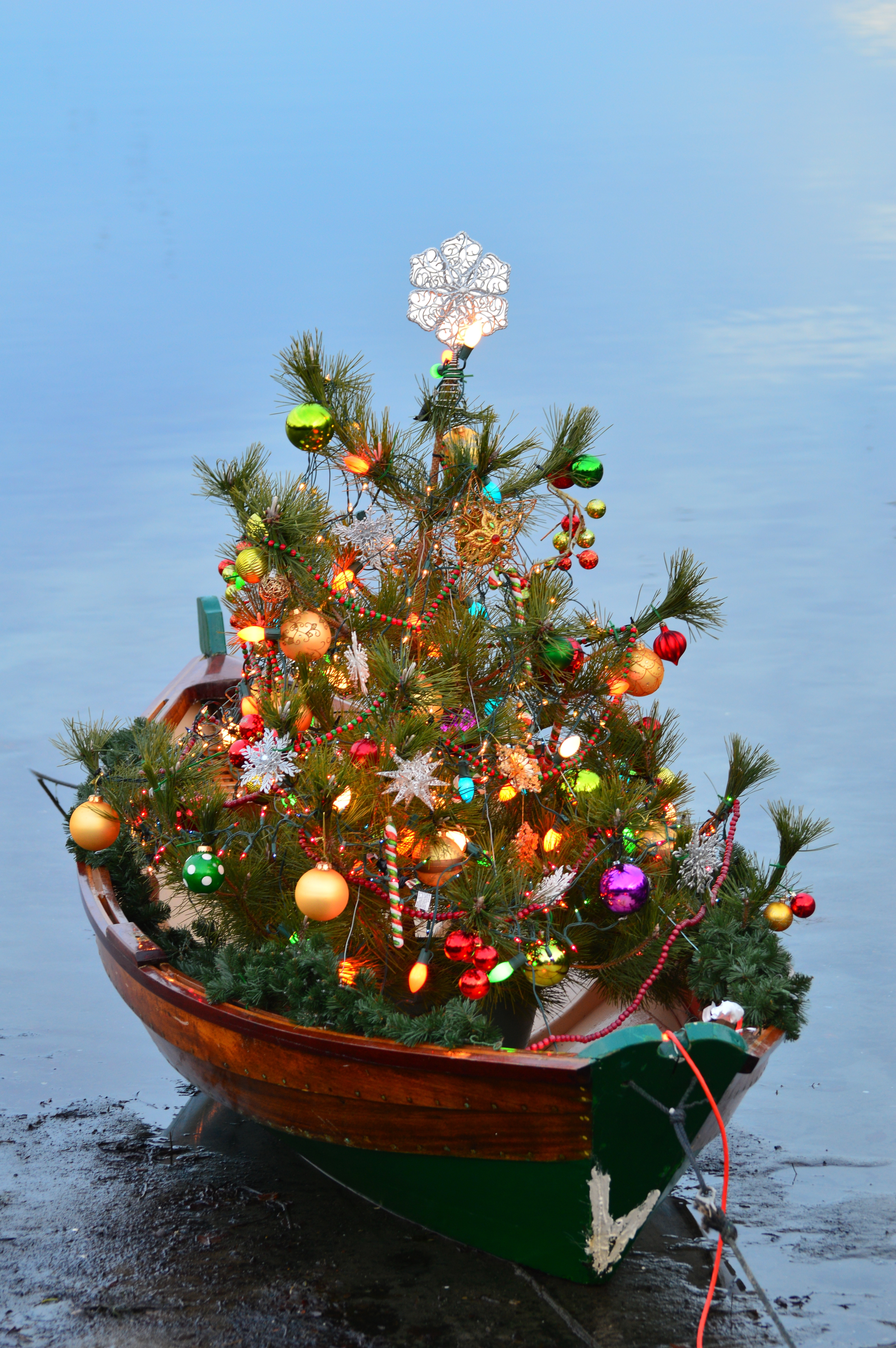 De ce grecii decorează în mod tradițional o barcă în loc de un pom de Crăciun