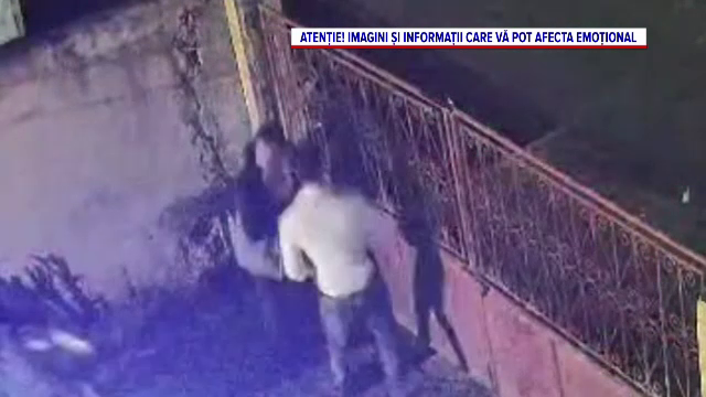Momentul în care un bărbat din județul Sibiu este omorât în plină stradă, în noaptea de Ajun, după o bătaie violentă