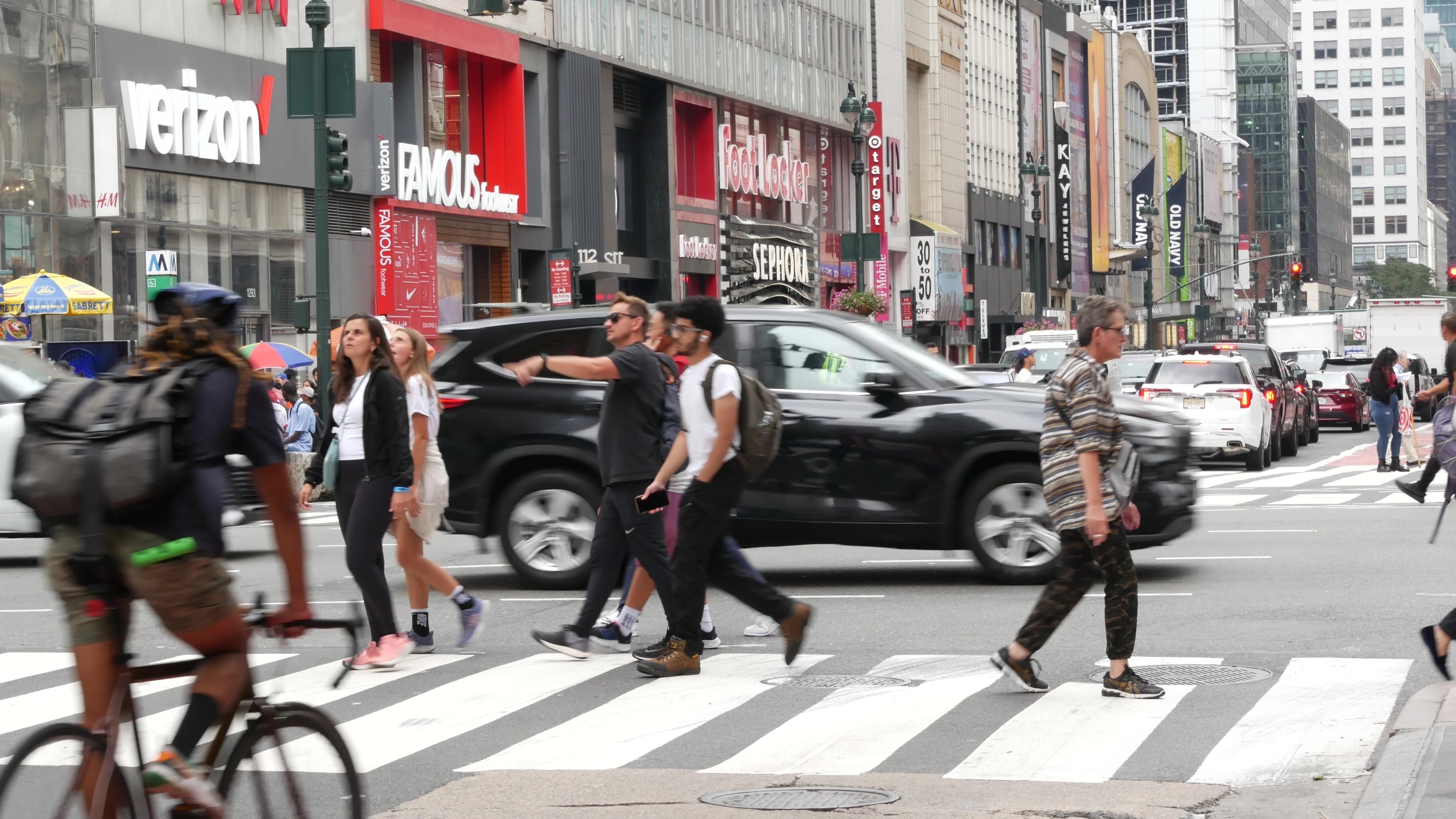 Tarifele lovesc încălțămintea, gențile și alte produse din piele în SUA. Ieftinirile ar putea întârzia ani de zile