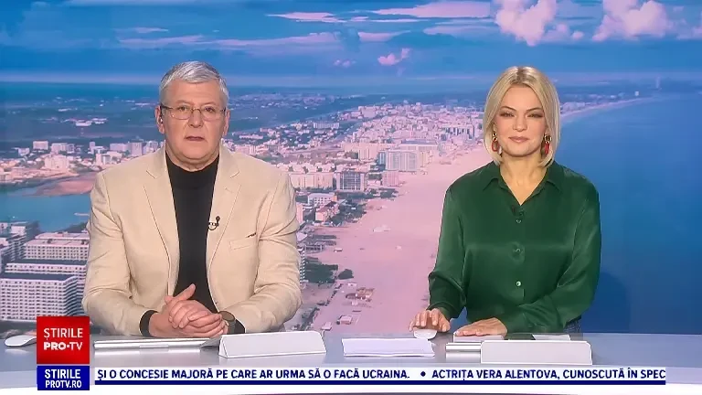 Apariție neașteptată a lui Moș Crăciun. A coborât pe fațada unui hotel din Eforie. „Curajos moșul”