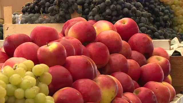 Românii mănâncă cele mai puține fructe și legume din UE, deși țara are un potențial agricol uriaș