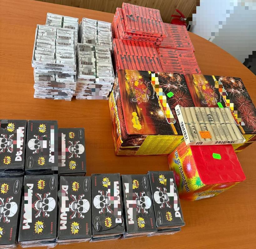 Manevra la care recurgea un vânzător de artificii ilegale, în Vâlcea. „Discret” - au apreciat jandarmii care l-au prins