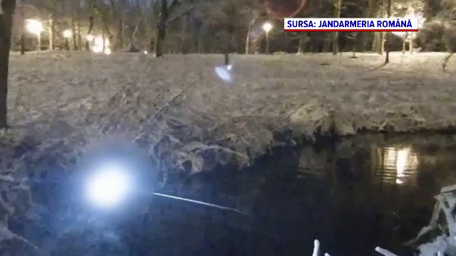 Ce le-a spus polițiștilor studentul găsit înțepenit într-un lac înghețat din Craiova. De ce nu a ieșit din apă