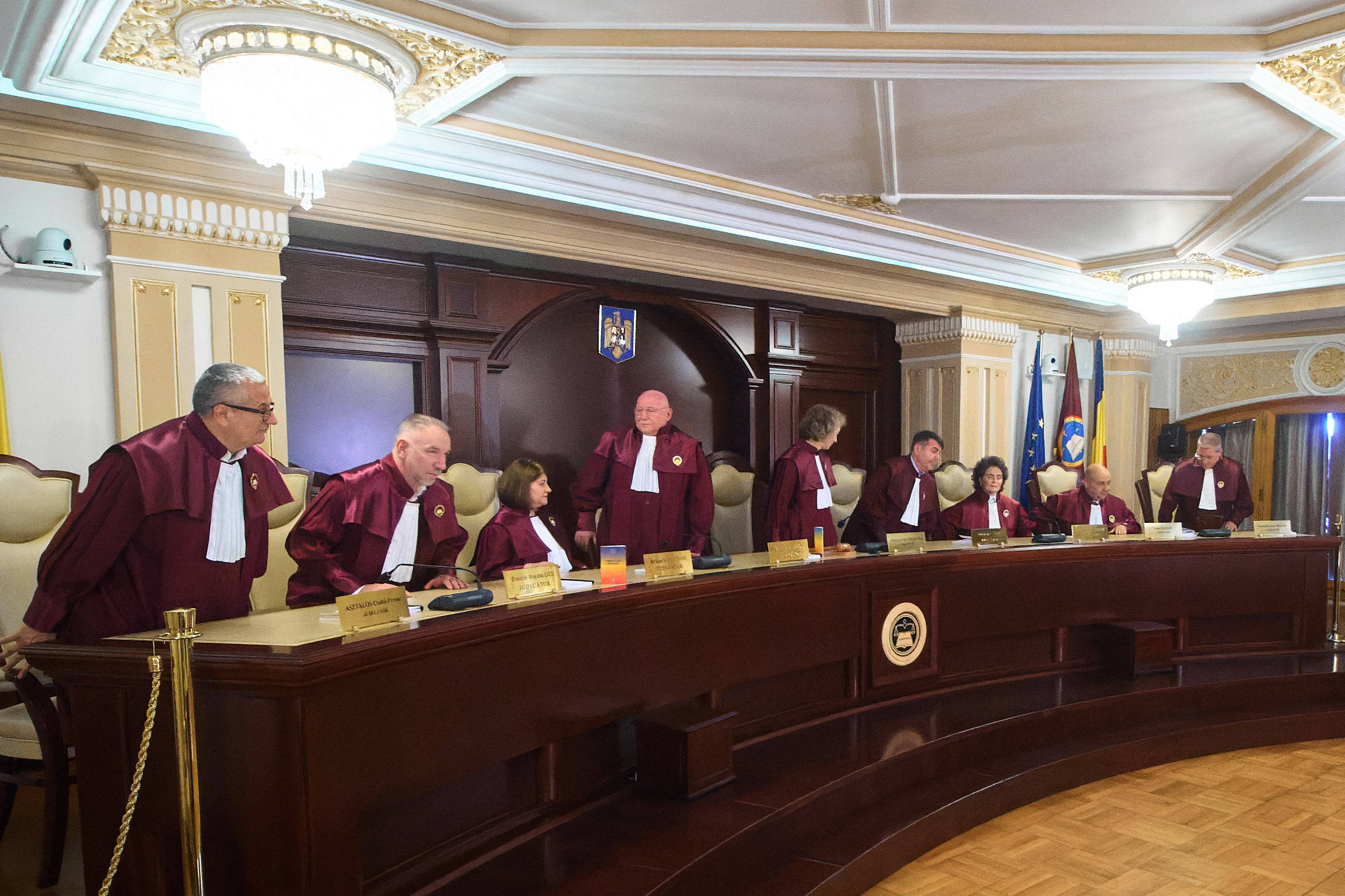 Fost președinte CCR, despre judecătorii care au ”chiulit” de la dezbaterea pensiilor speciale. ”Nu așa, gata, îi dăm afară”