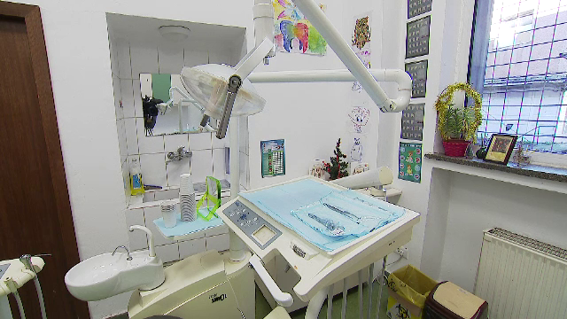 Mai mulți români vor putea beneficia gratuit de servicii stomatologice. Crește finanțarea pentru cabinetele de stat