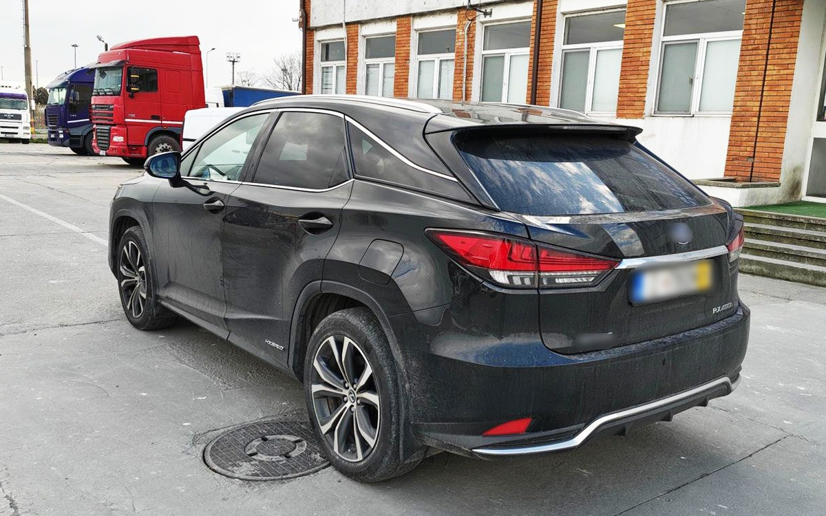 Mașină de lux furată