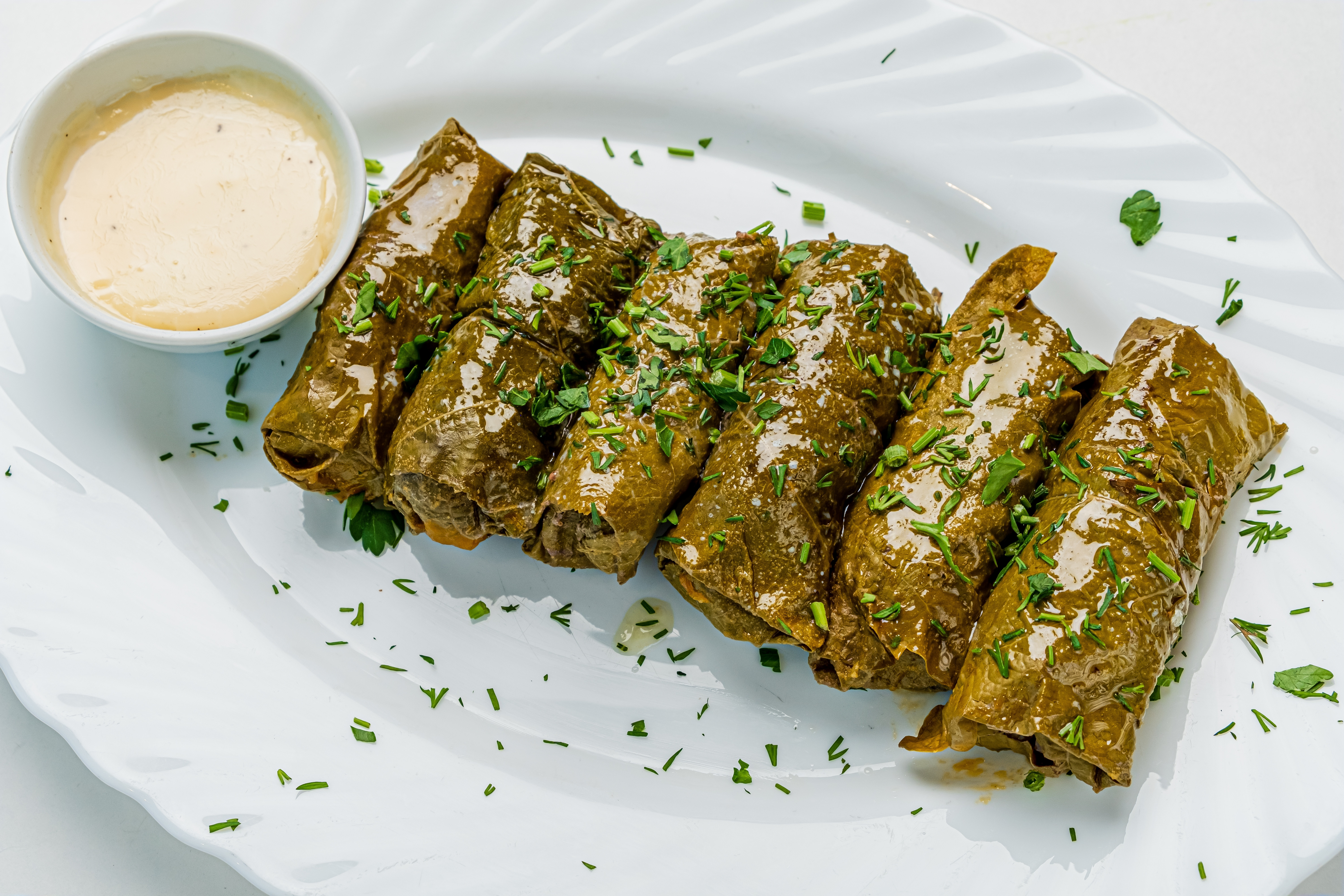 Sarmale în foi de viță: rețeta tradițională românească, trucuri esențiale și greșeli de evitat