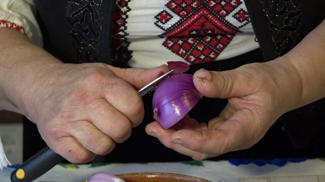 Previziuni pentru 2026. Ce arată „calendarul foilor de ceapă”, folosit de gospodine ca să estimeze cum va fi noul an