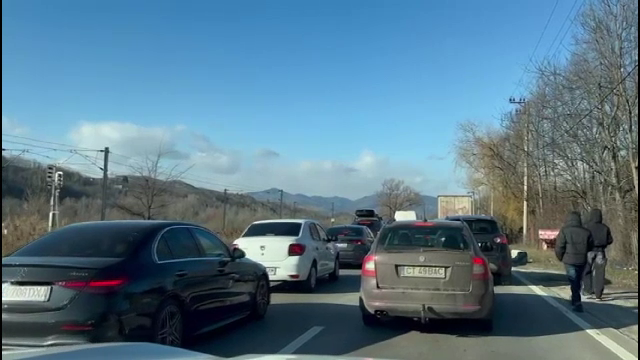 Ce au făcut șoferii blocați pe DN1 când au început să se plictisească. „E jale”